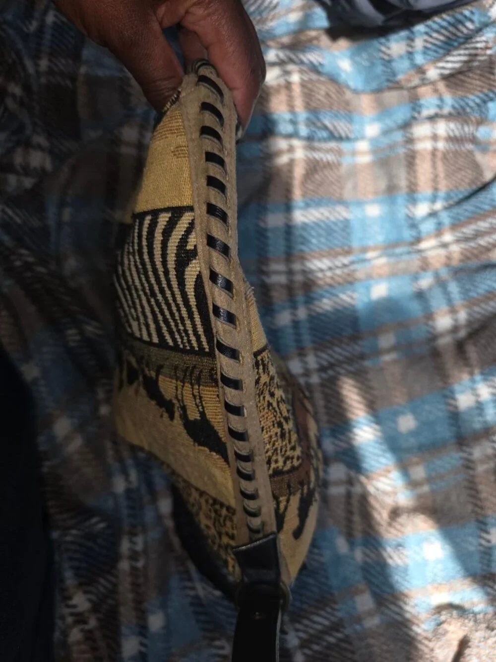Safari-Themed Tapestry Shoulder Bag With African Animal Design Faux Leather Stra